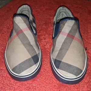 Children Burberry canvas shoes size 33